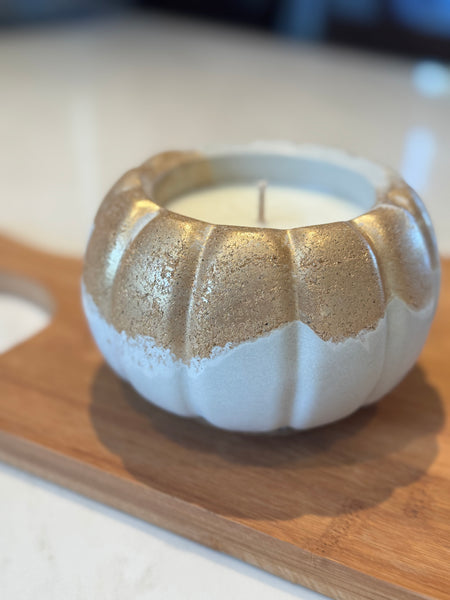 Gold 10 oz Soy Pumpkin Candle LG