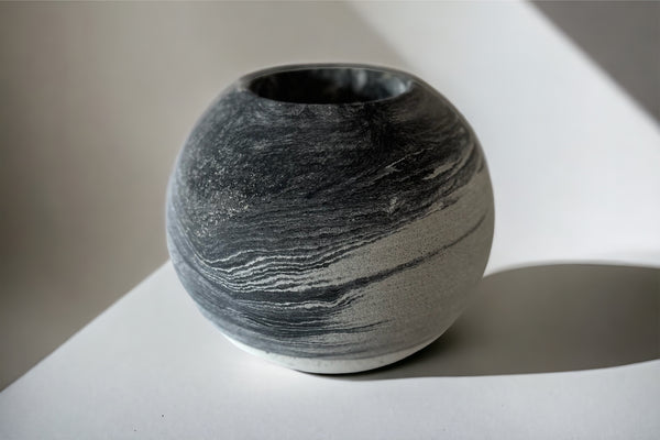 Artisan Vase • Layered Black